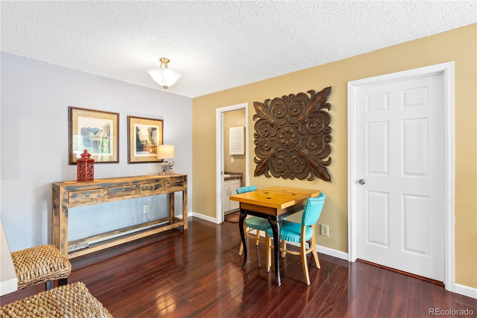 2306 S troy