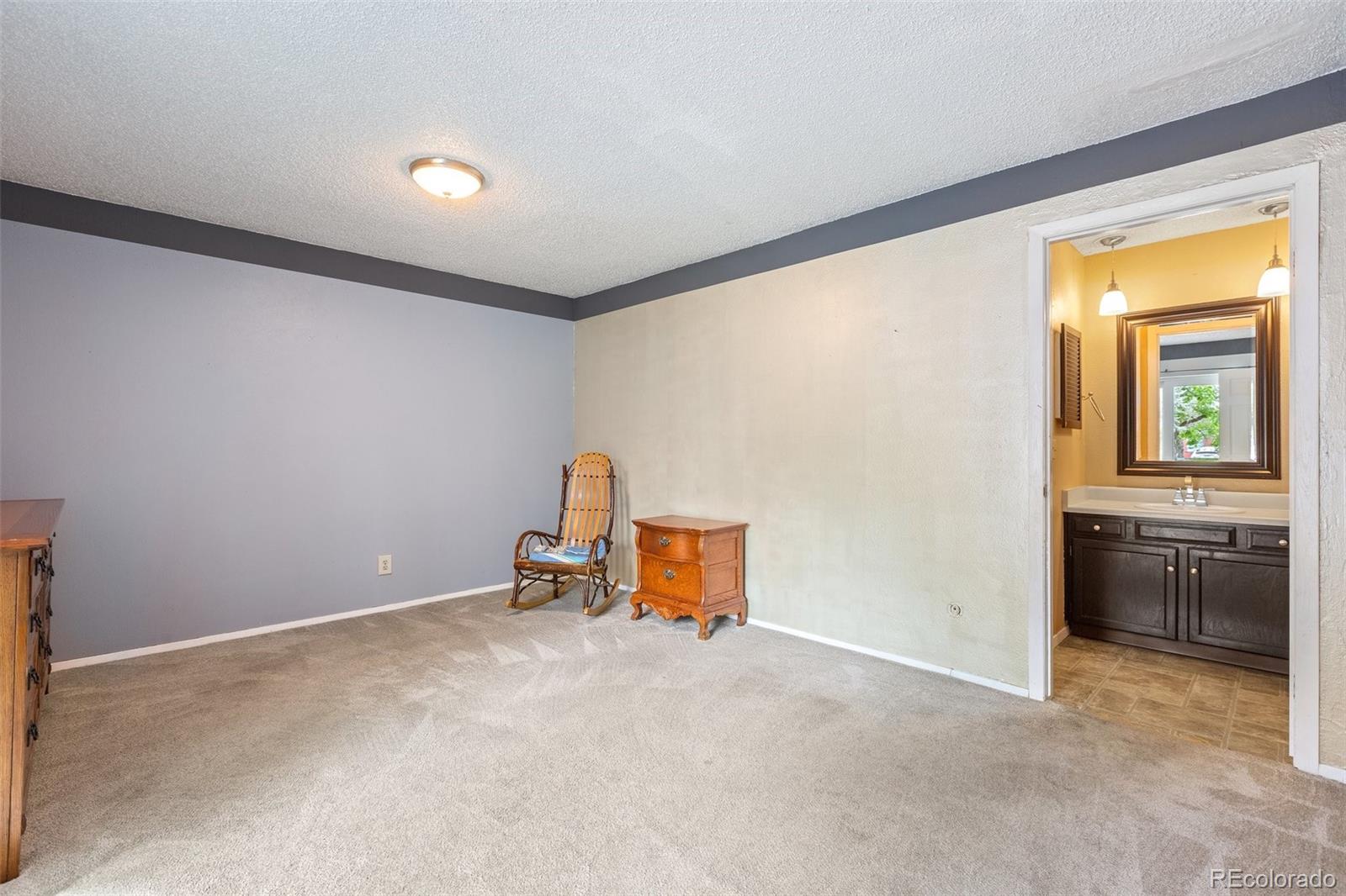 2306 S troy