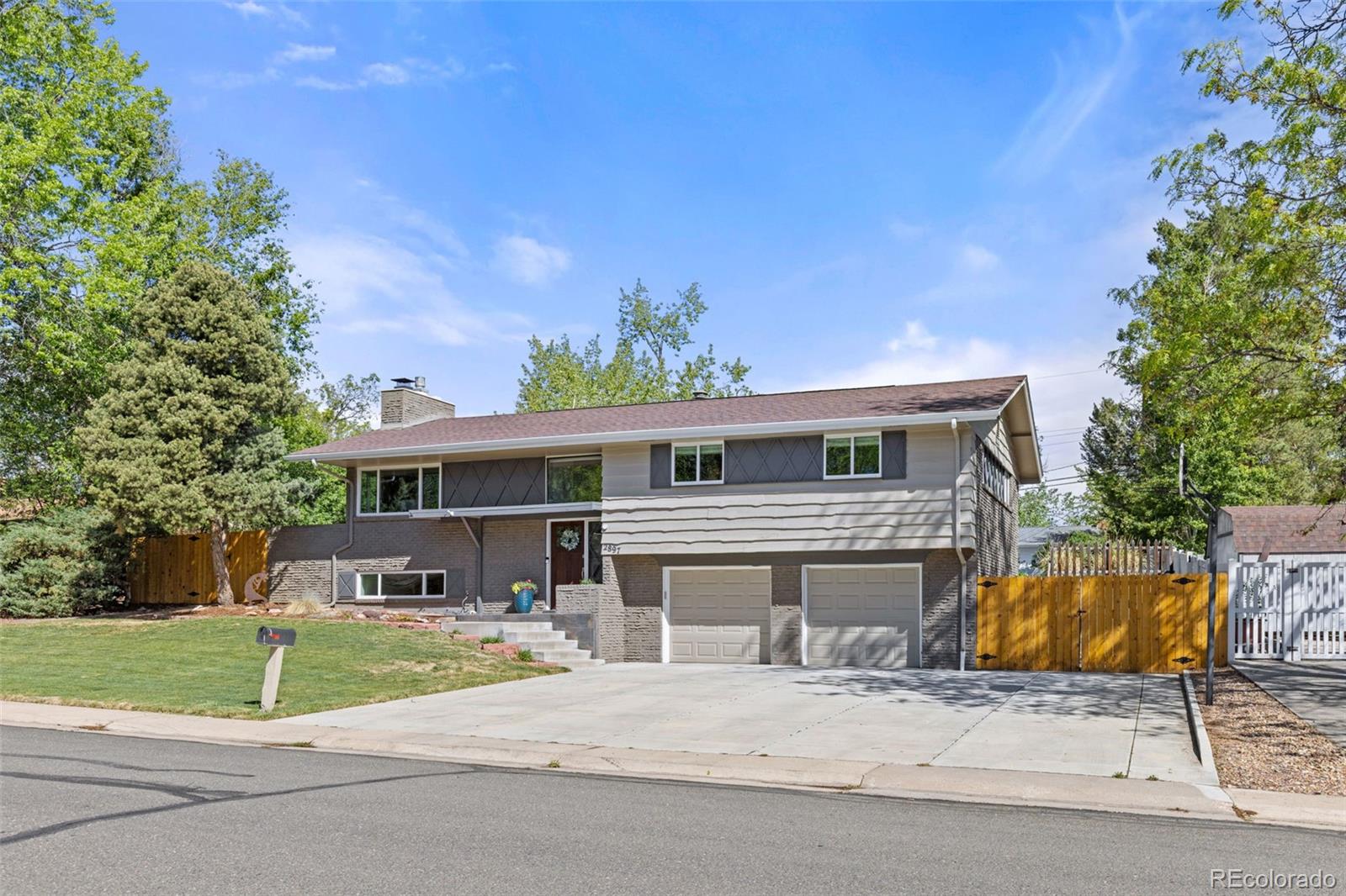 2897 Robb Circle