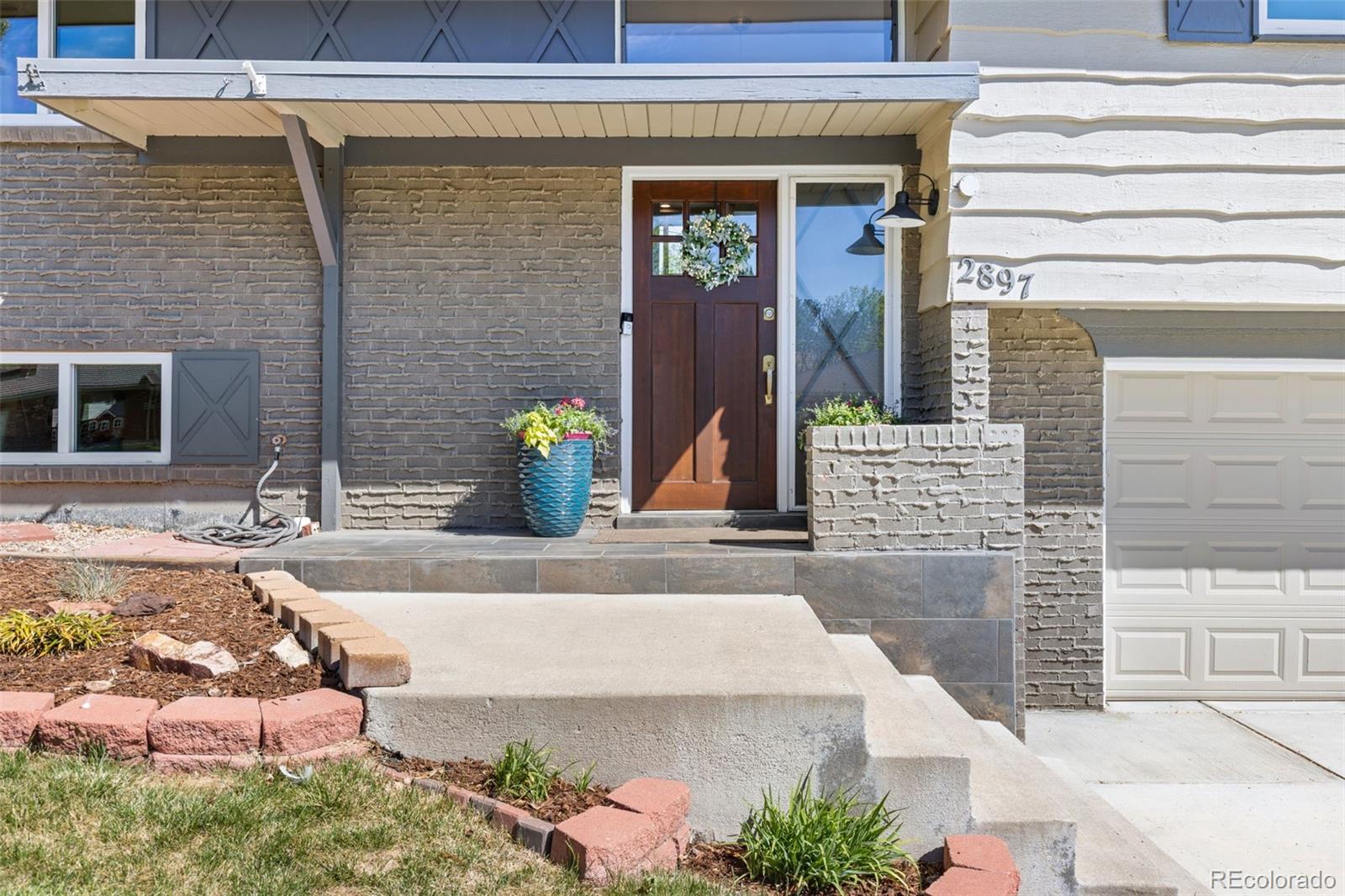 2897 Robb Circle