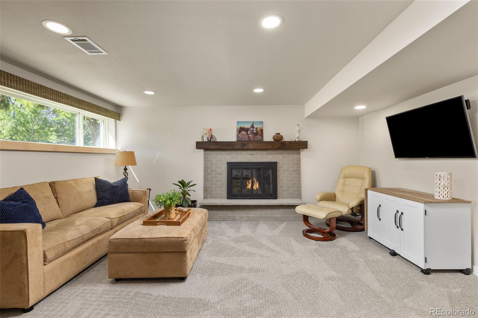 2897 Robb Circle