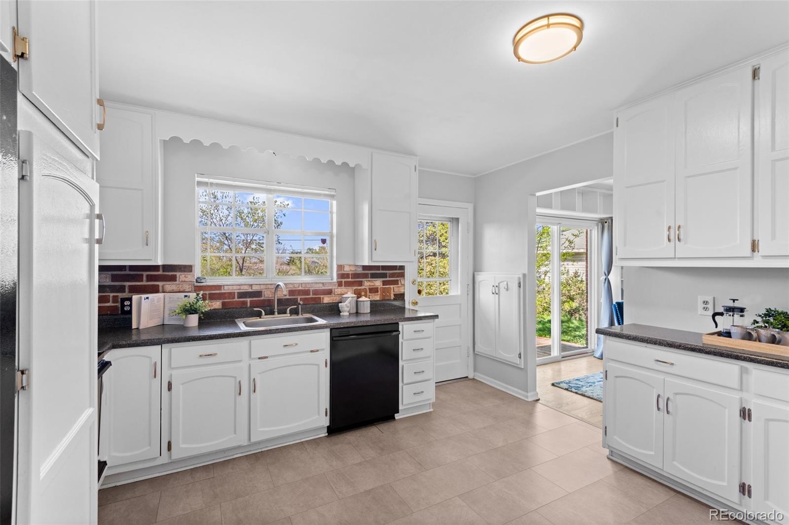 624 W 99th Avenue
