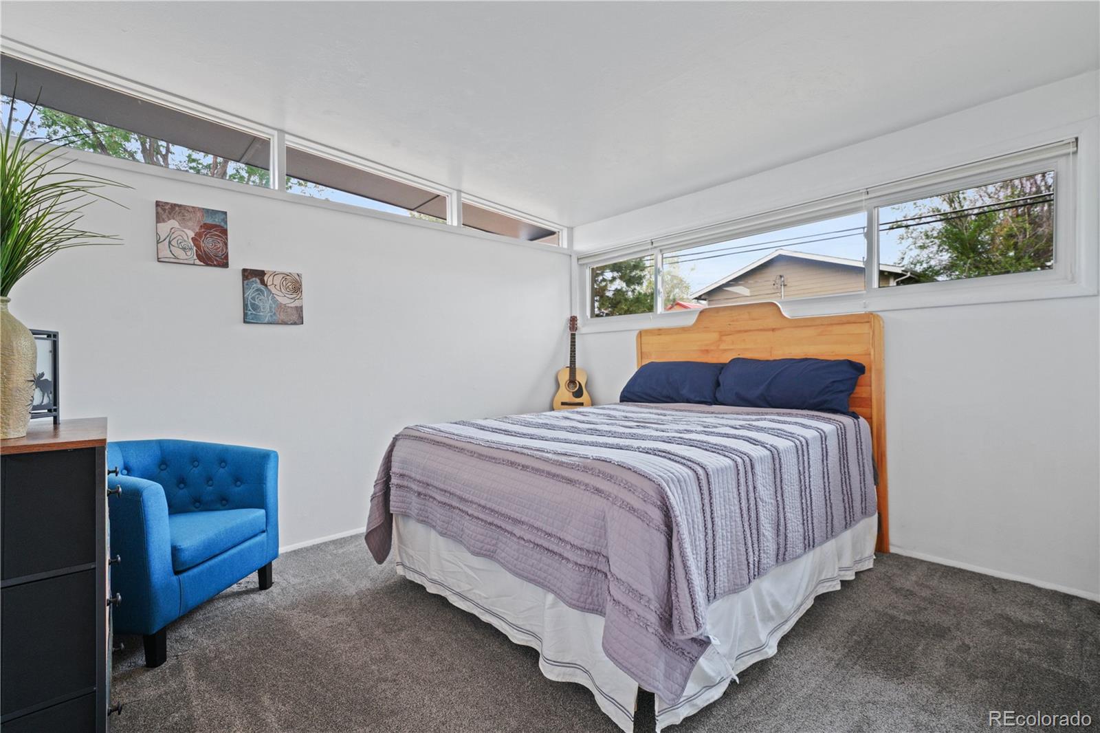 2621 Valley View Drive