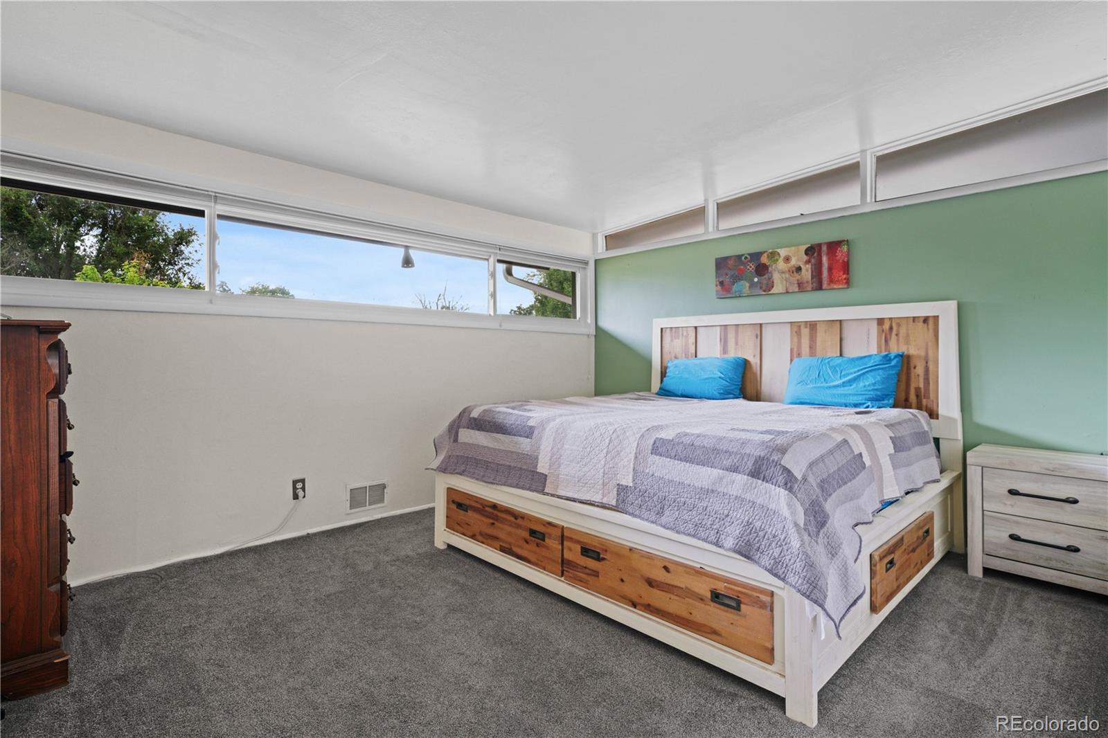 2621 Valley View Drive