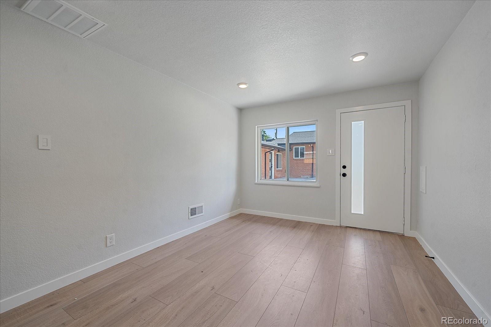 3738 N Eliot Street Unit: 10