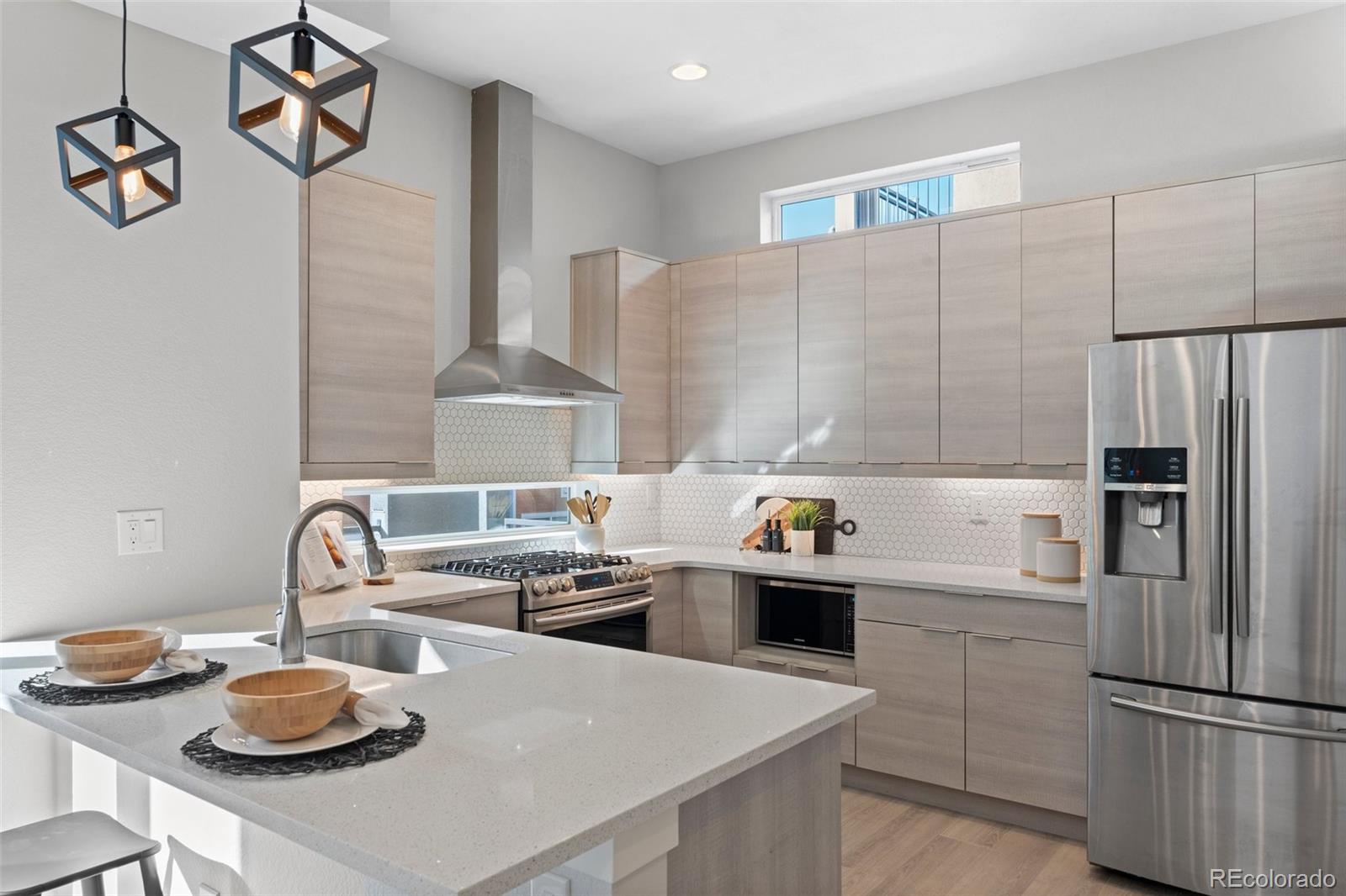 1625 King Street Unit: 4