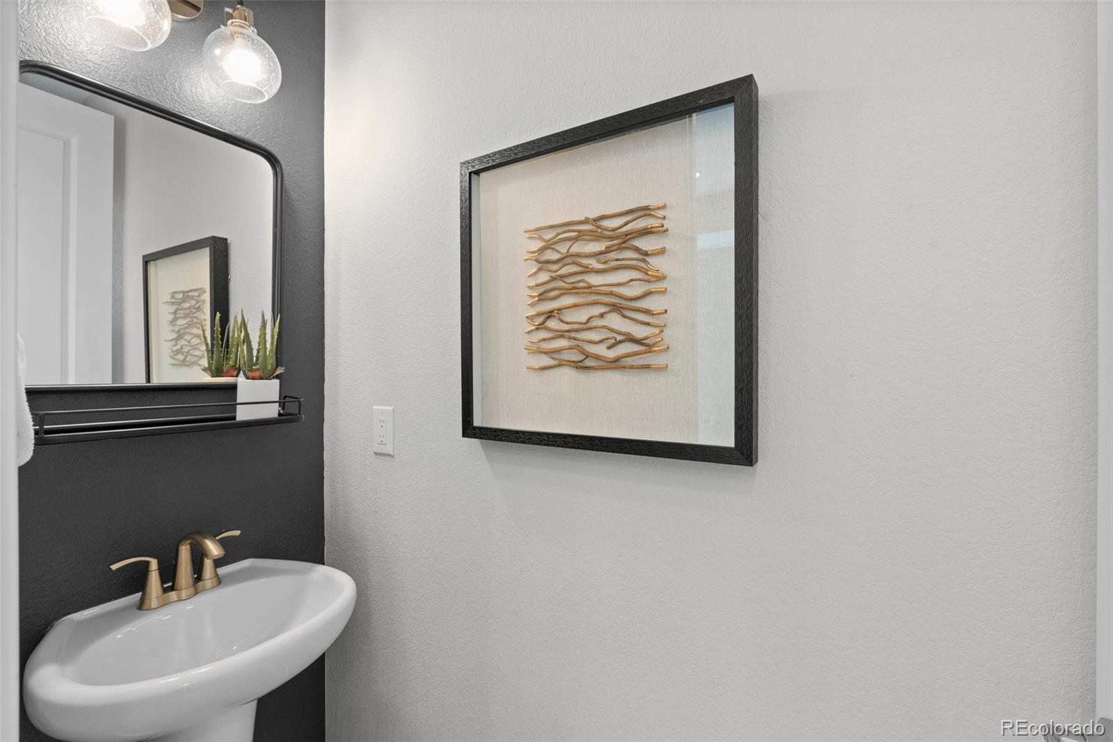 1625 King Street Unit: 4