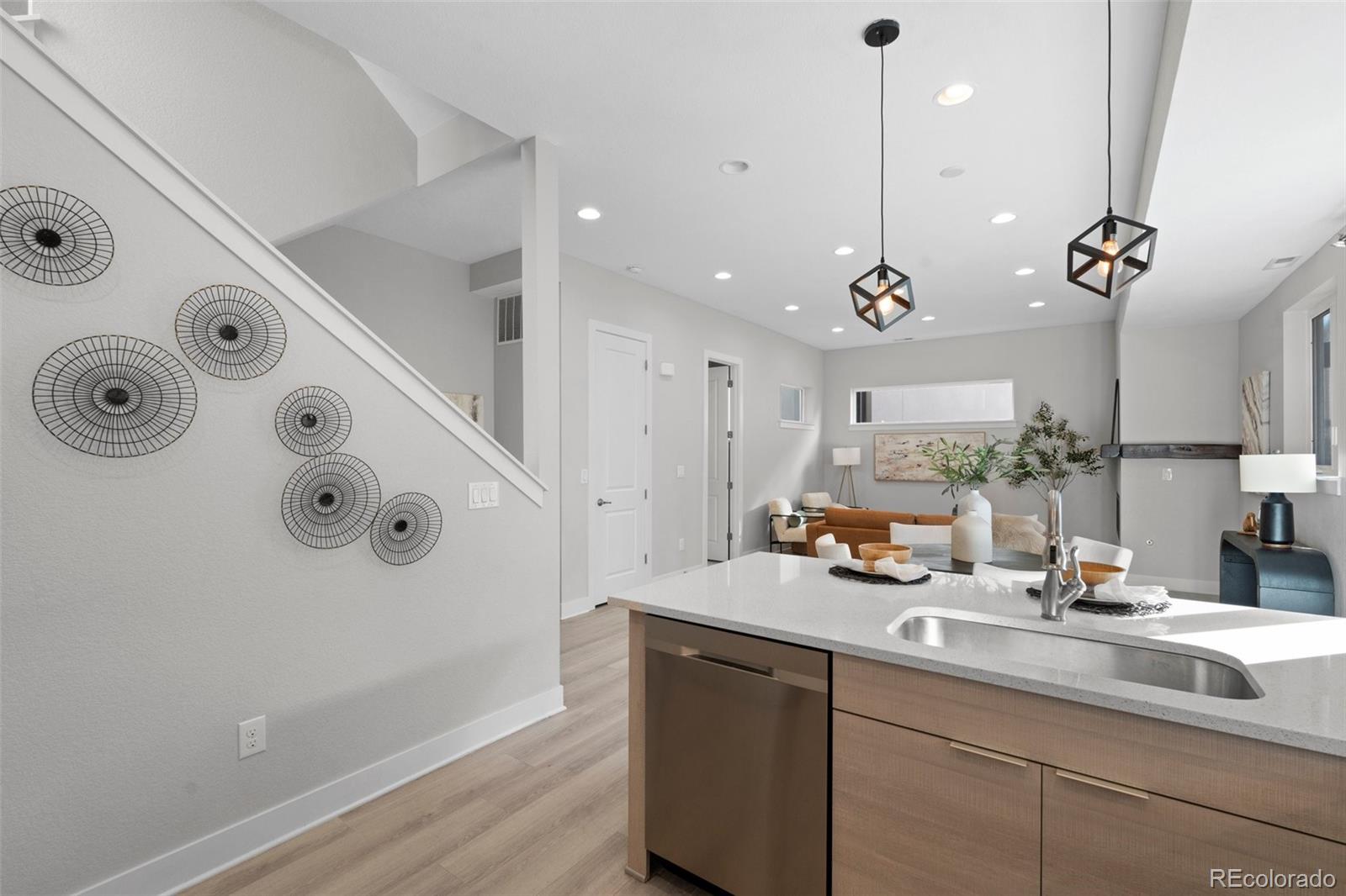 1625 King Street Unit: 4