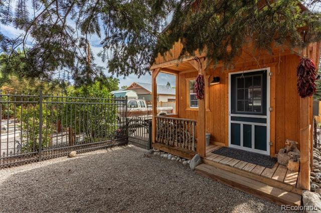 173 S Sangre De Cristo Avenue