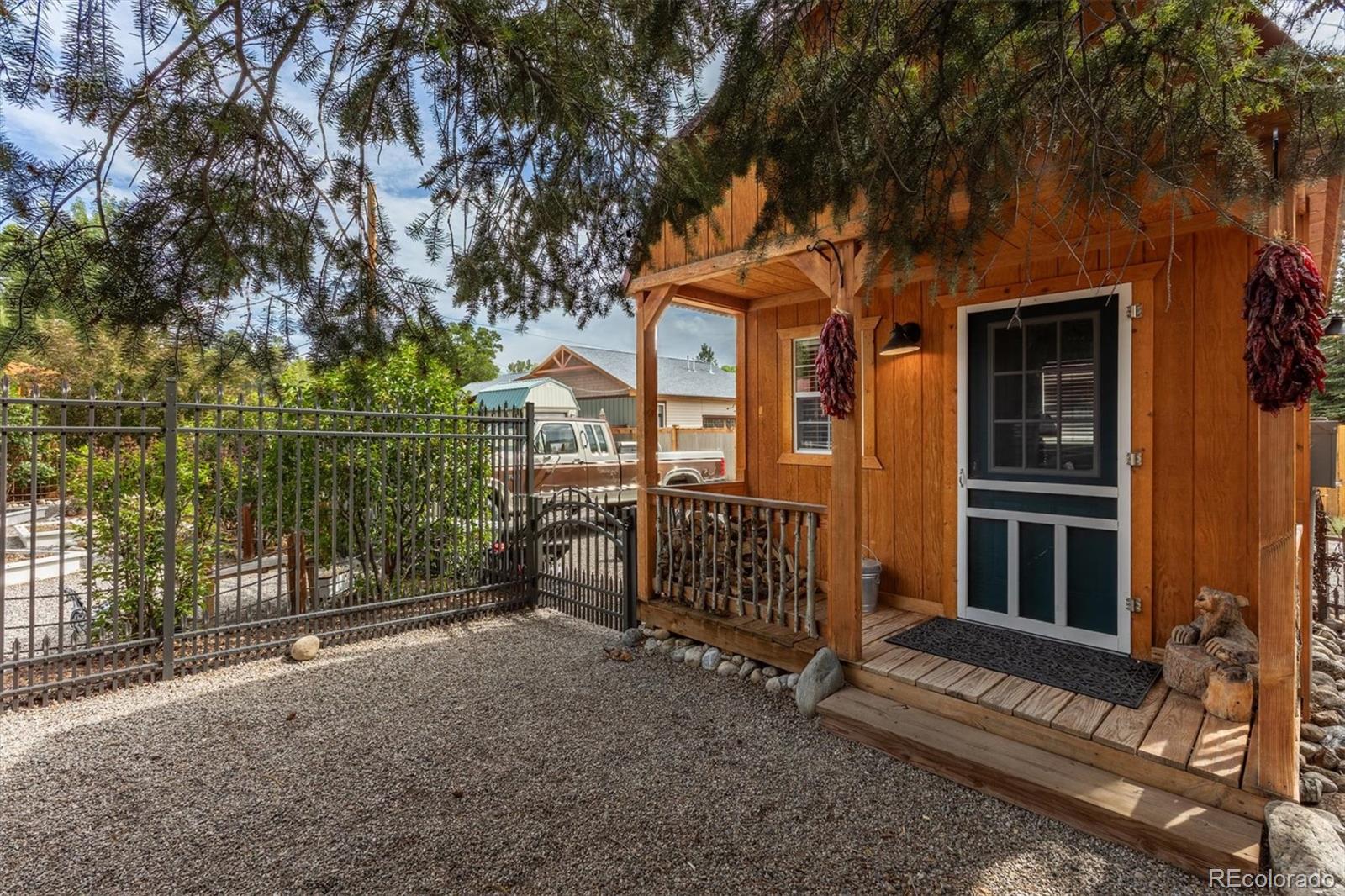 173 S Sangre De Cristo Avenue