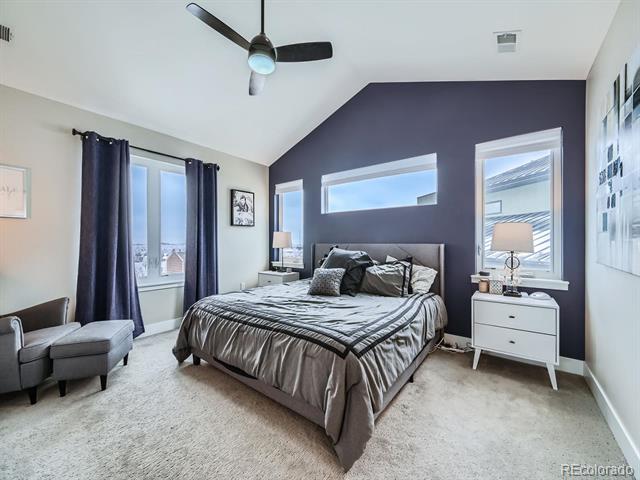 938 Larkspur Lane