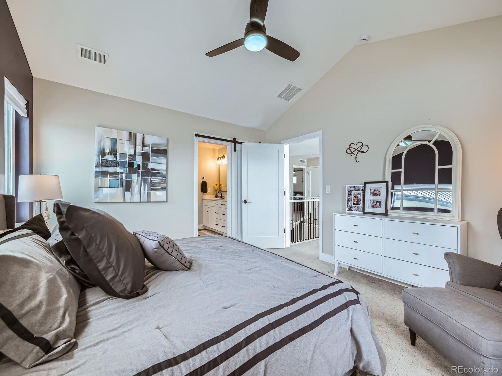 938 Larkspur Lane