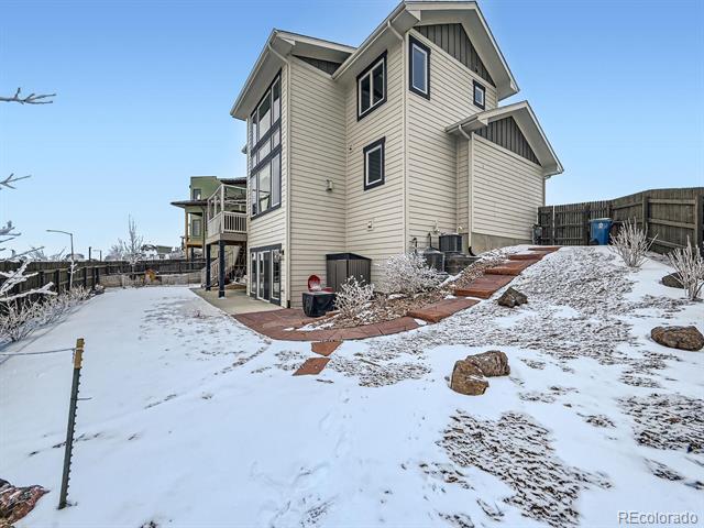 938 Larkspur Lane