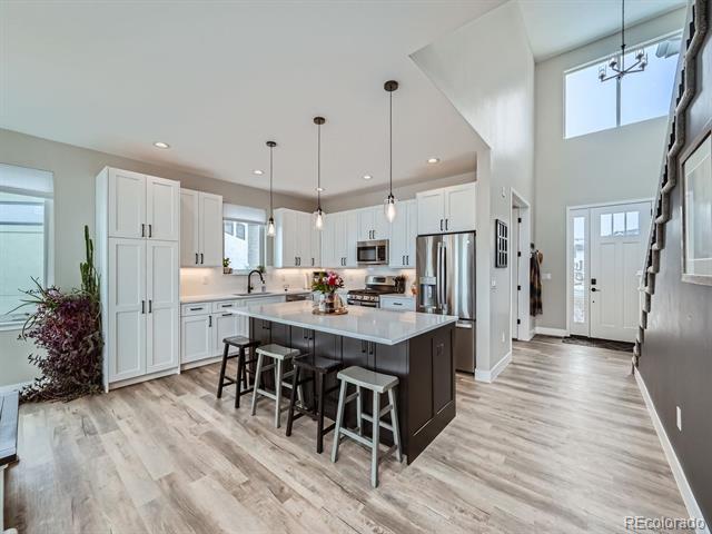 938 Larkspur Lane
