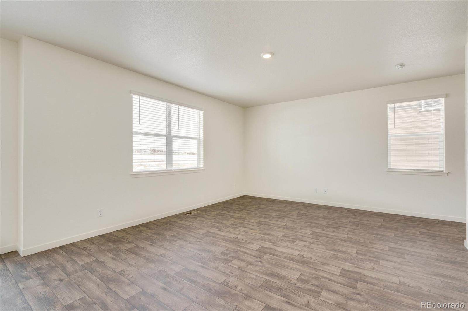 332 Hummingbird Lane