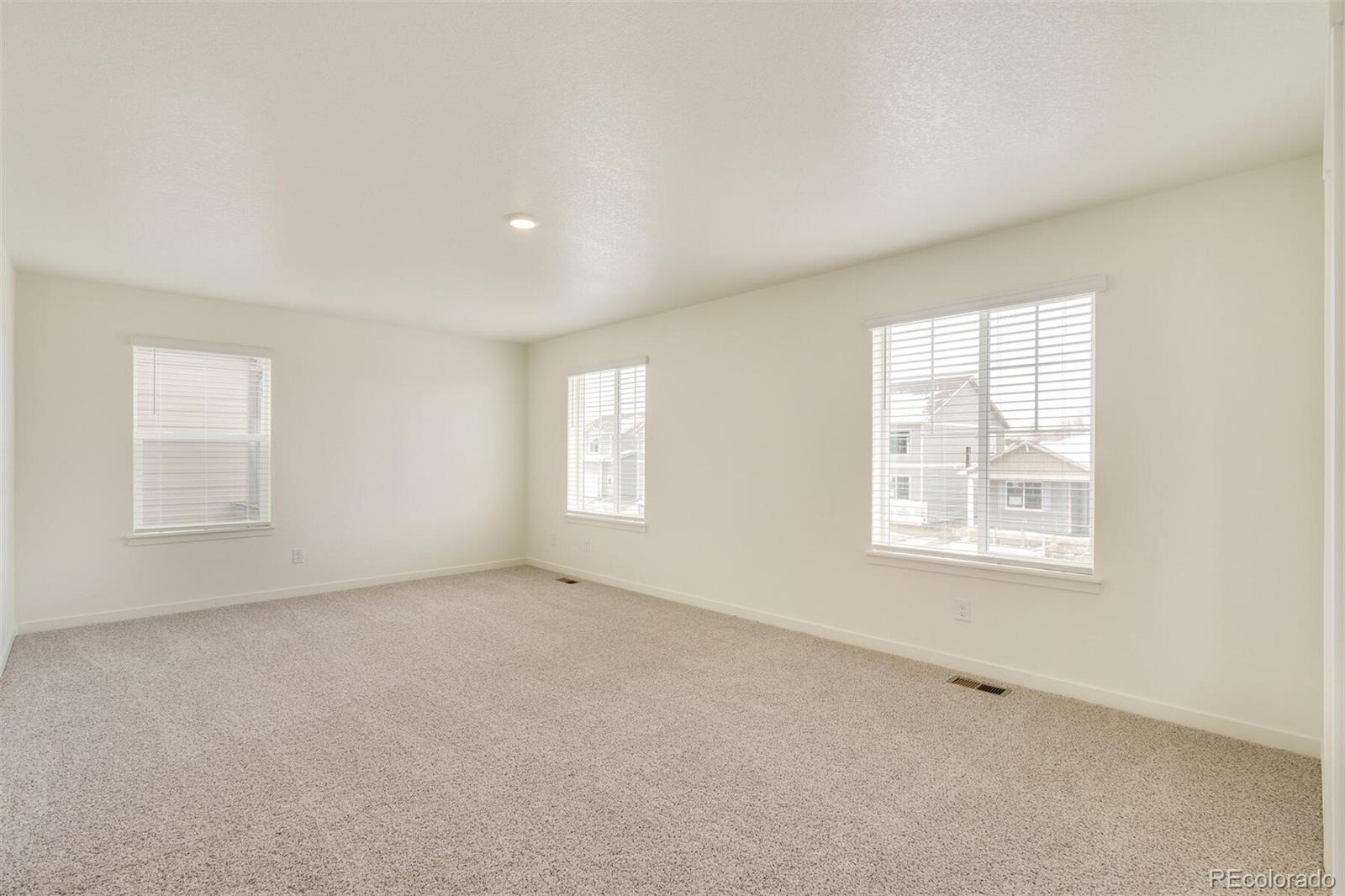 332 Hummingbird Lane