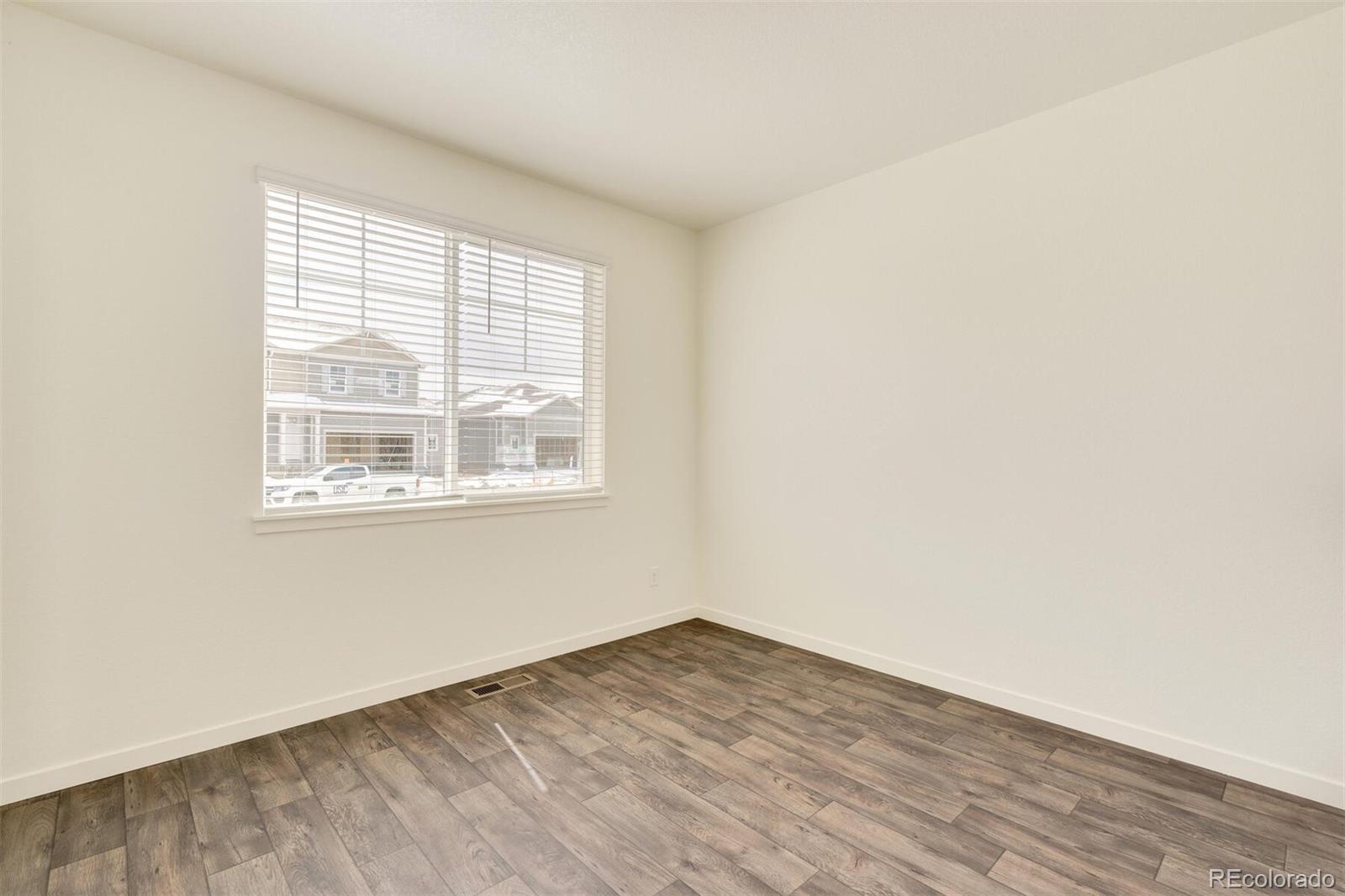 332 Hummingbird Lane