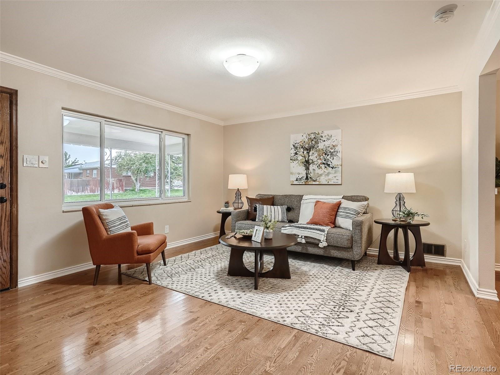3064 S Zurich Court