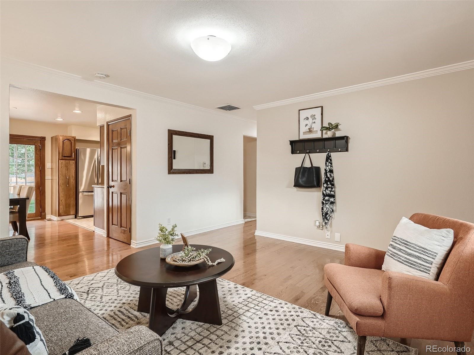3064 S Zurich Court