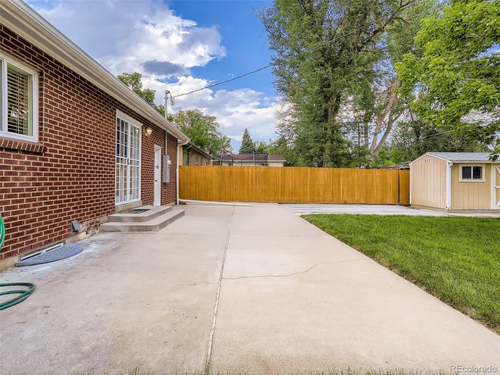 3064 S Zurich Court