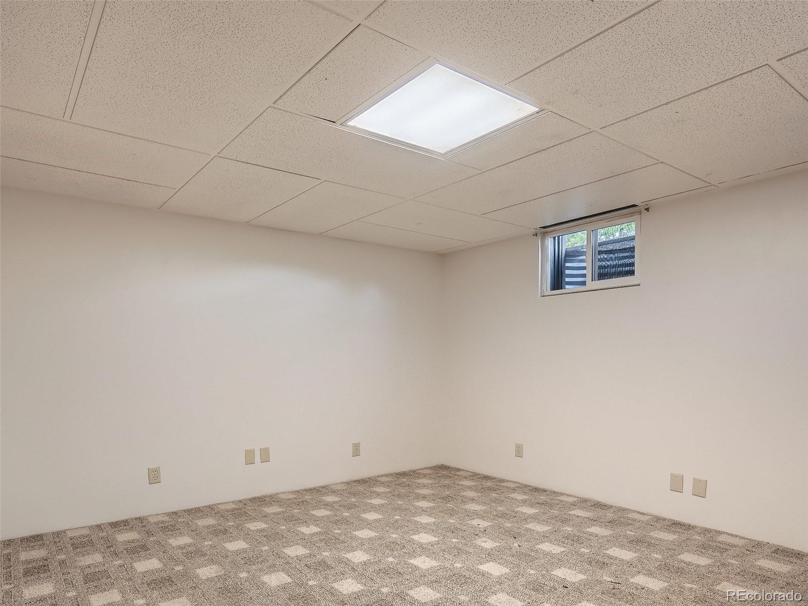 3064 S Zurich Court
