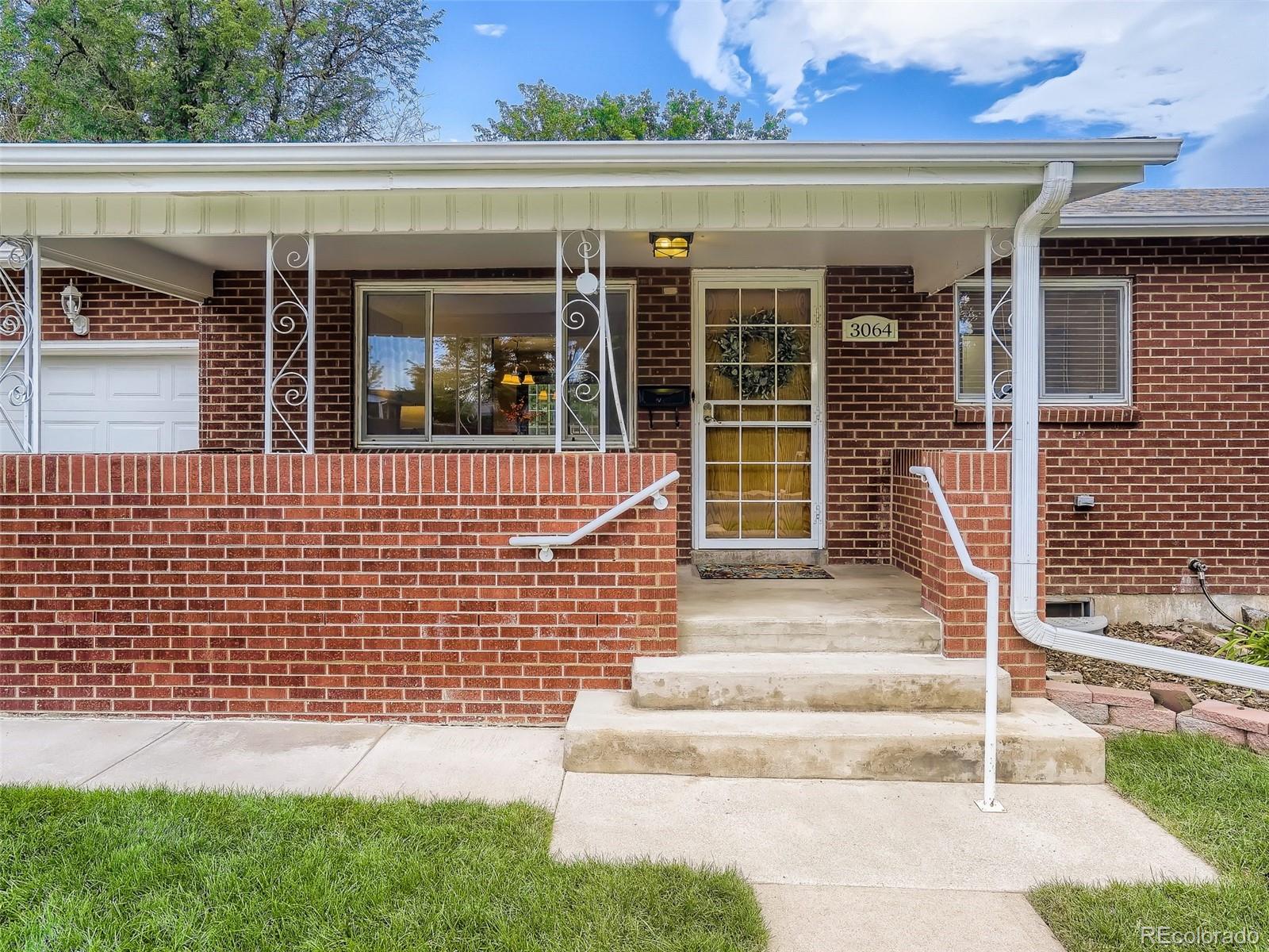 3064 S Zurich Court