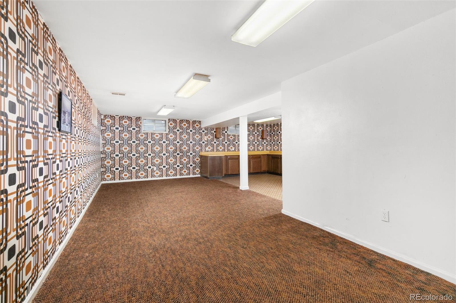 3256 S Geneva Street
