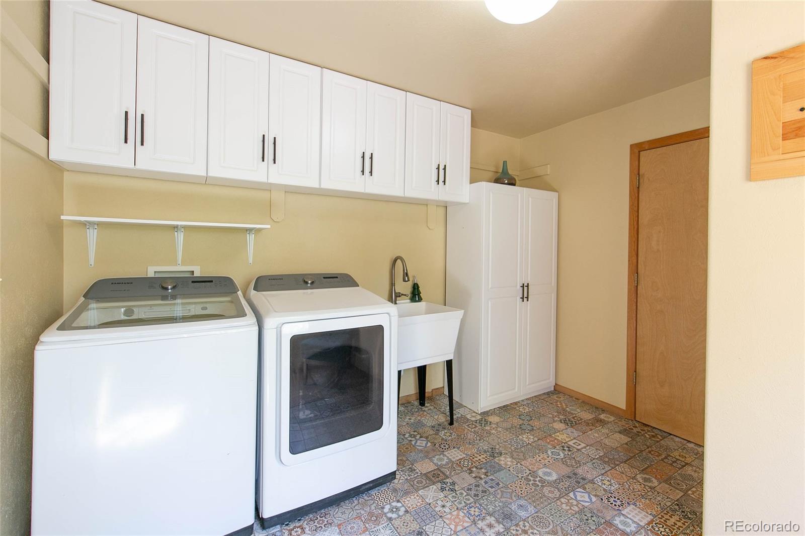 426 S San Juan Avenue