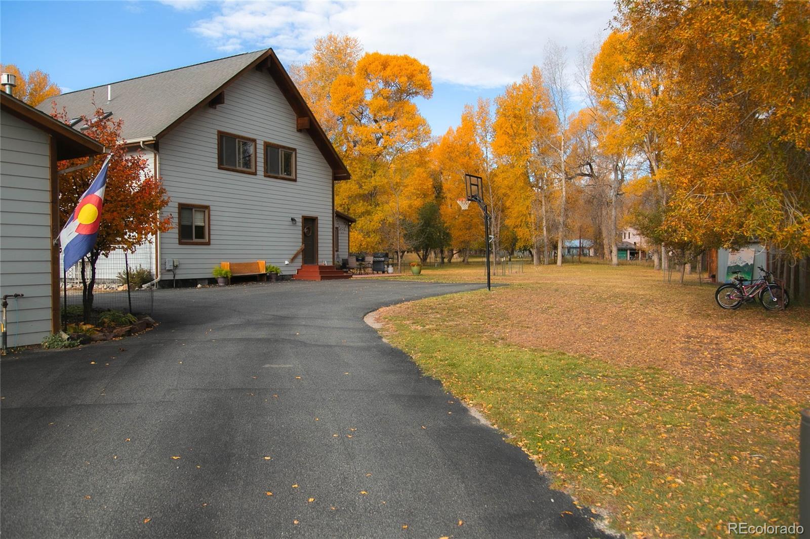 426 S San Juan Avenue