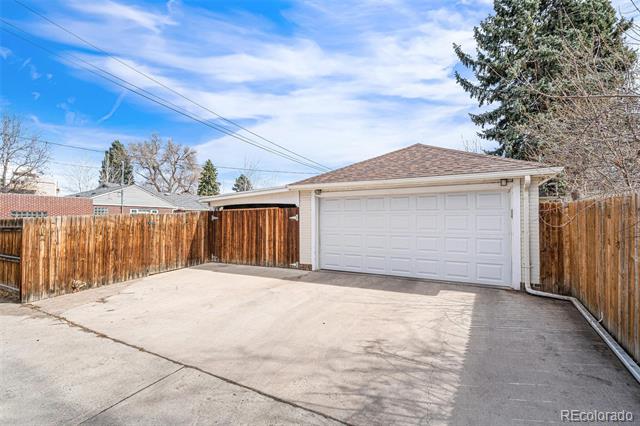 725 Dahlia Street