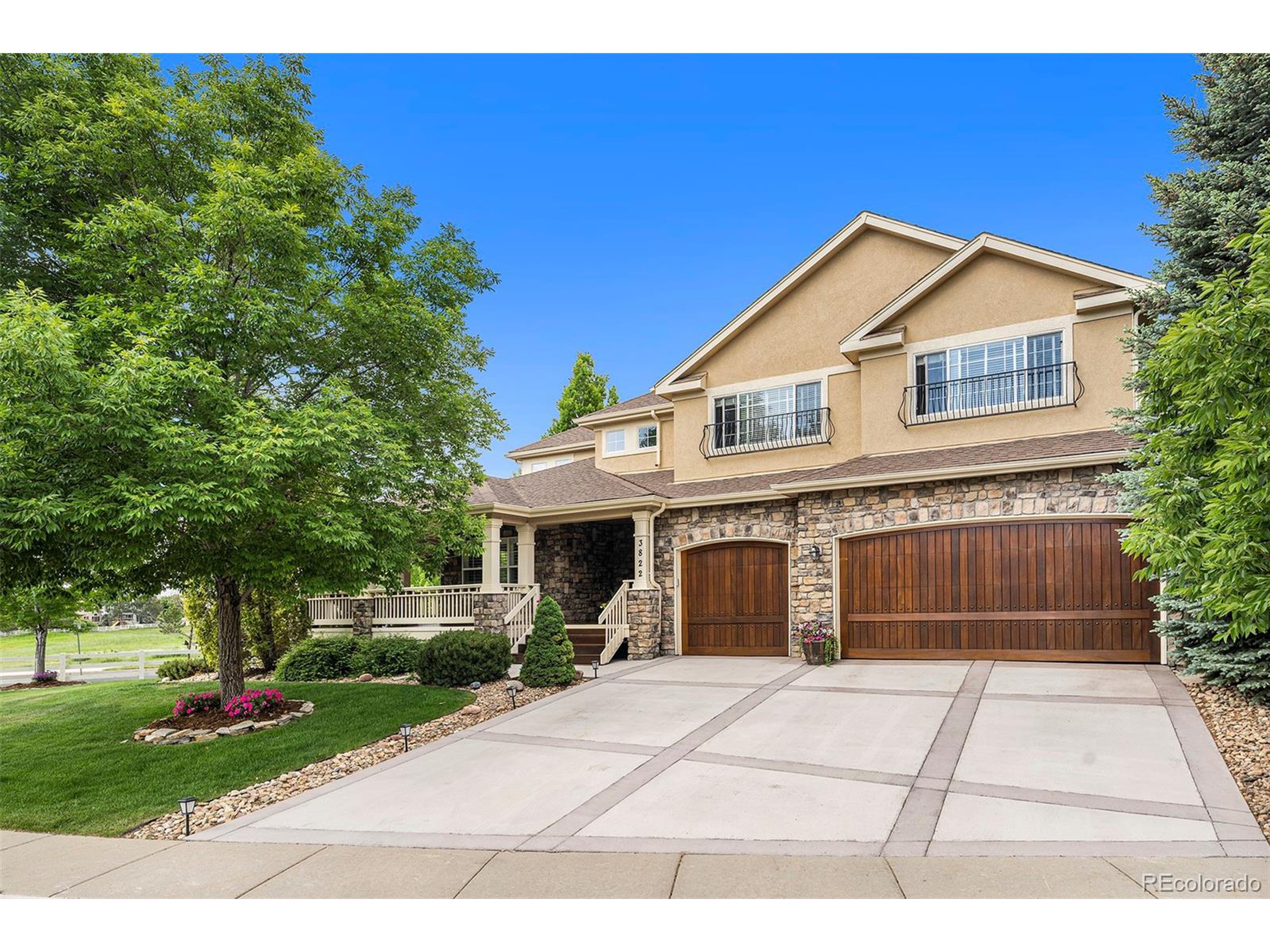 3822 Broadmoor Loop