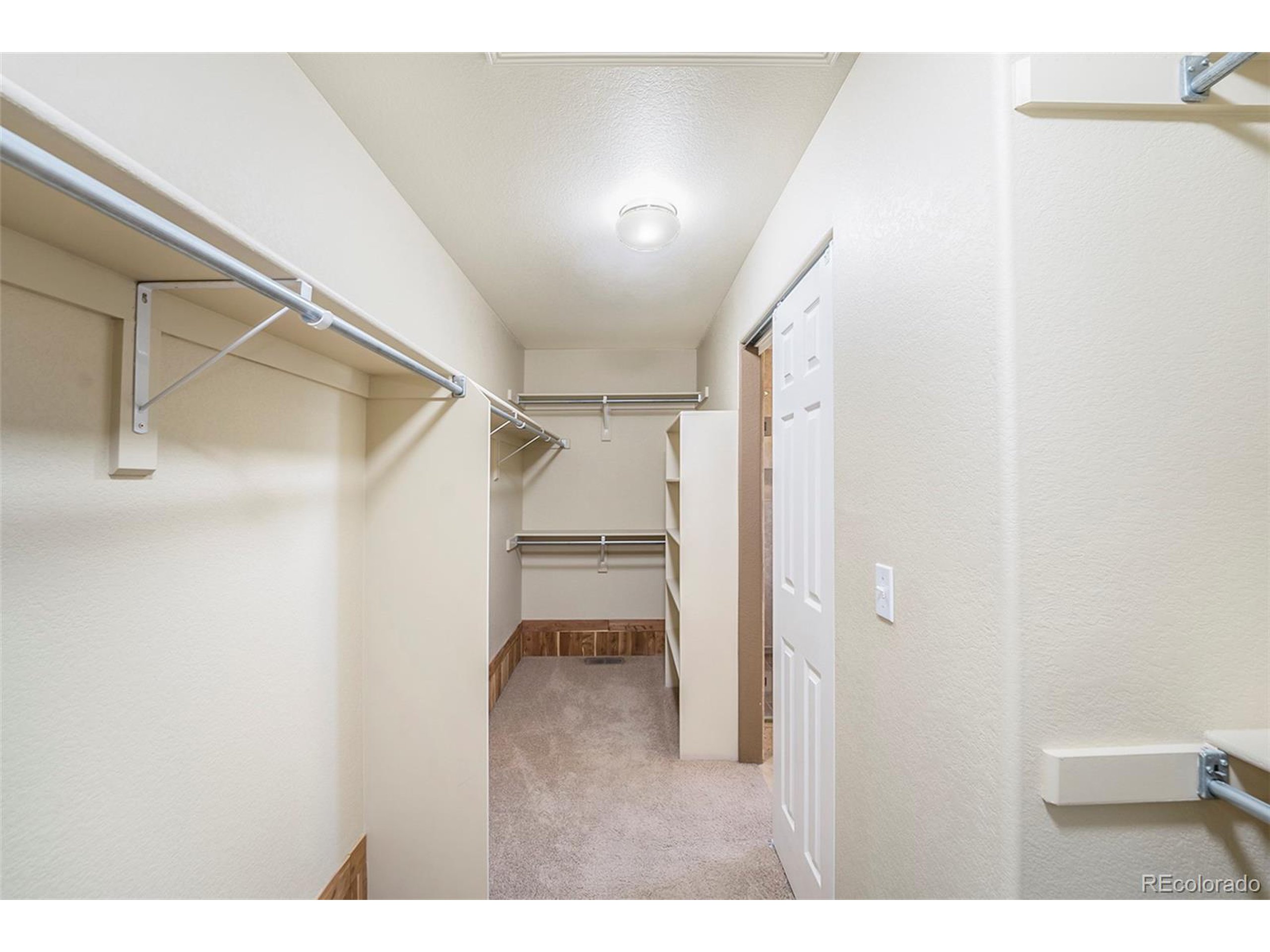 3822 Broadmoor Loop