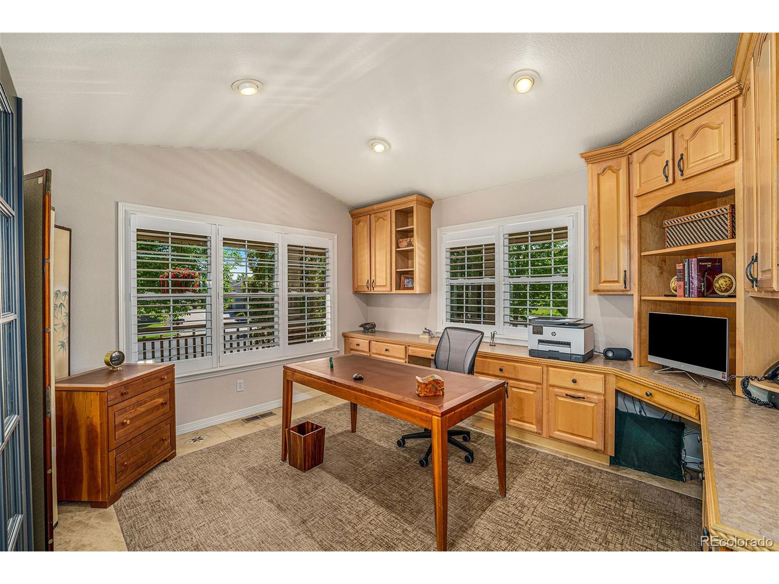 3822 Broadmoor Loop
