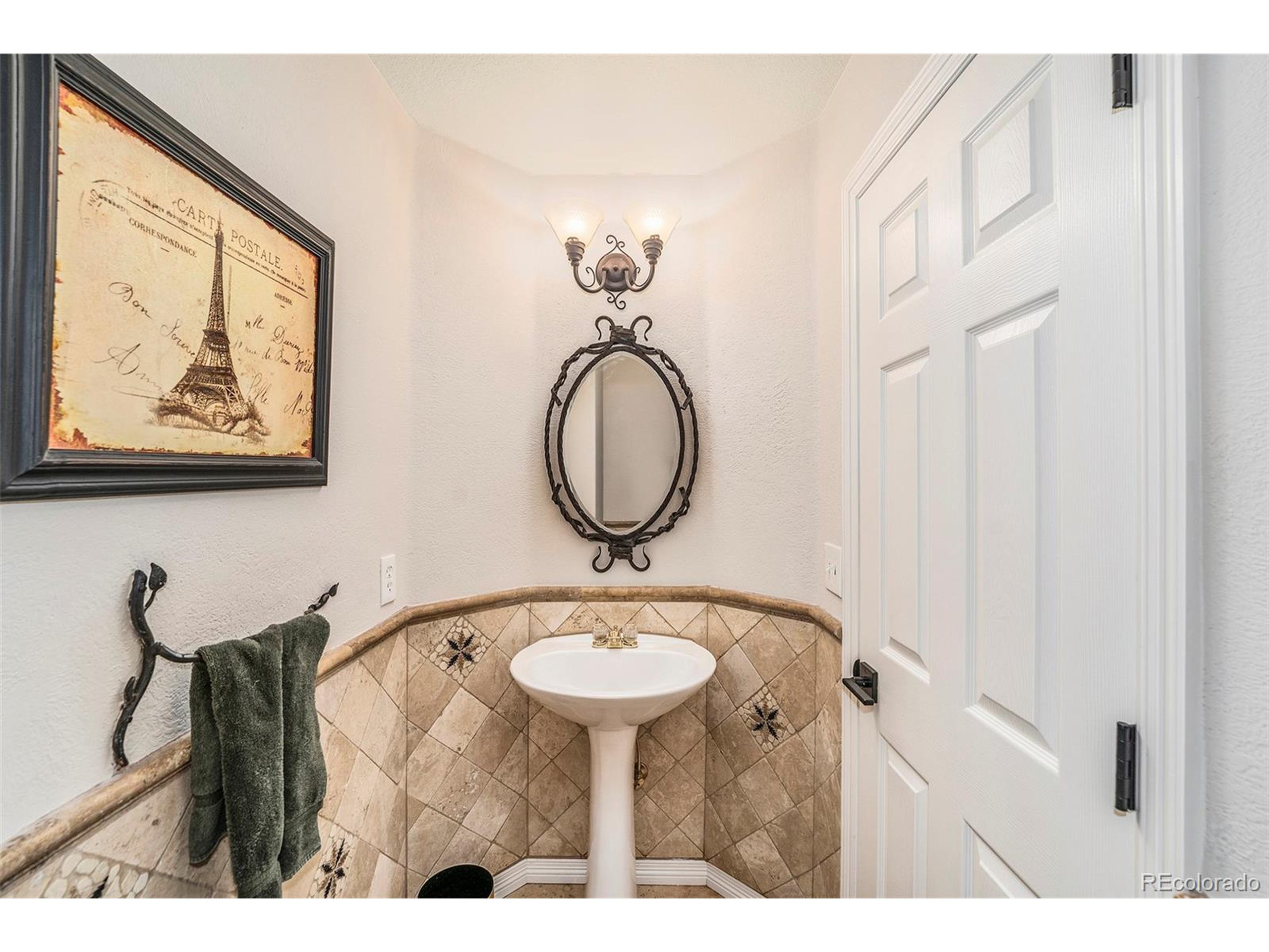 3822 Broadmoor Loop
