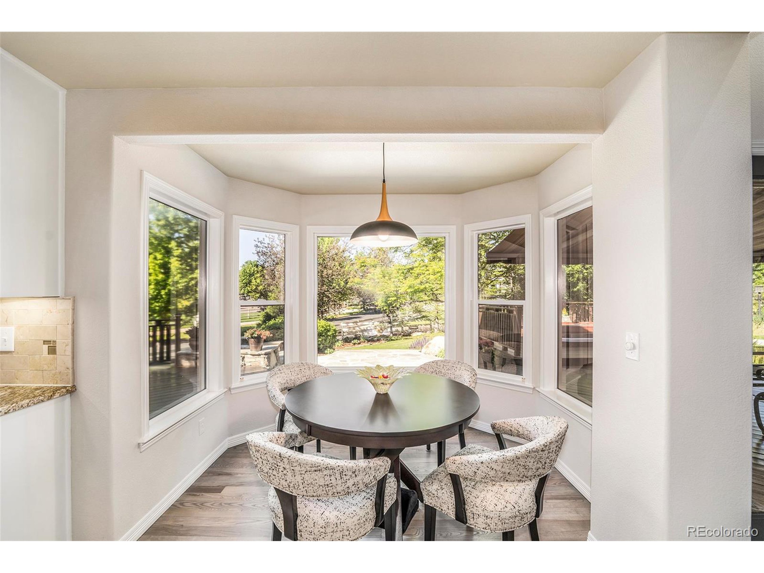 3822 Broadmoor Loop