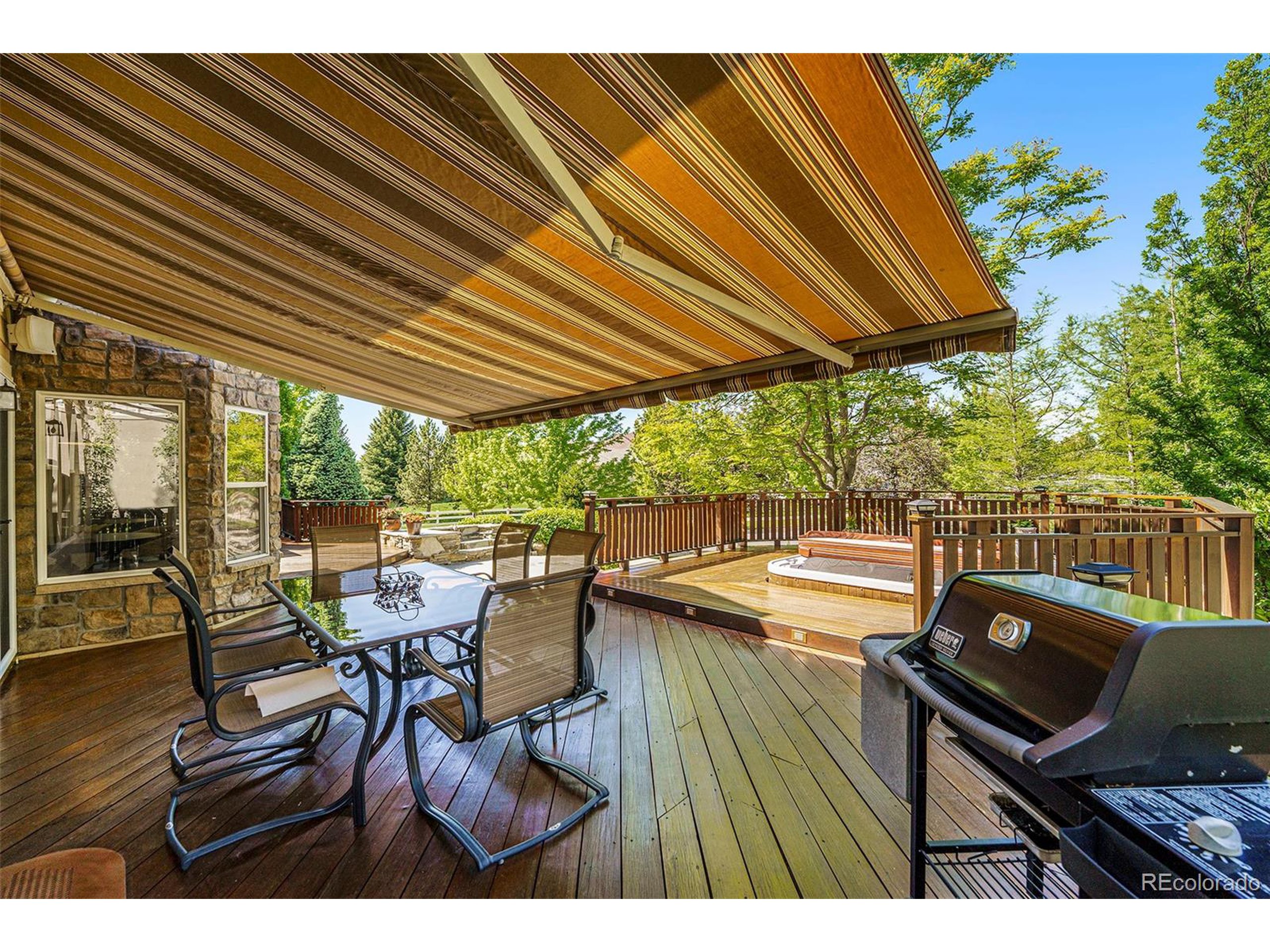 3822 Broadmoor Loop