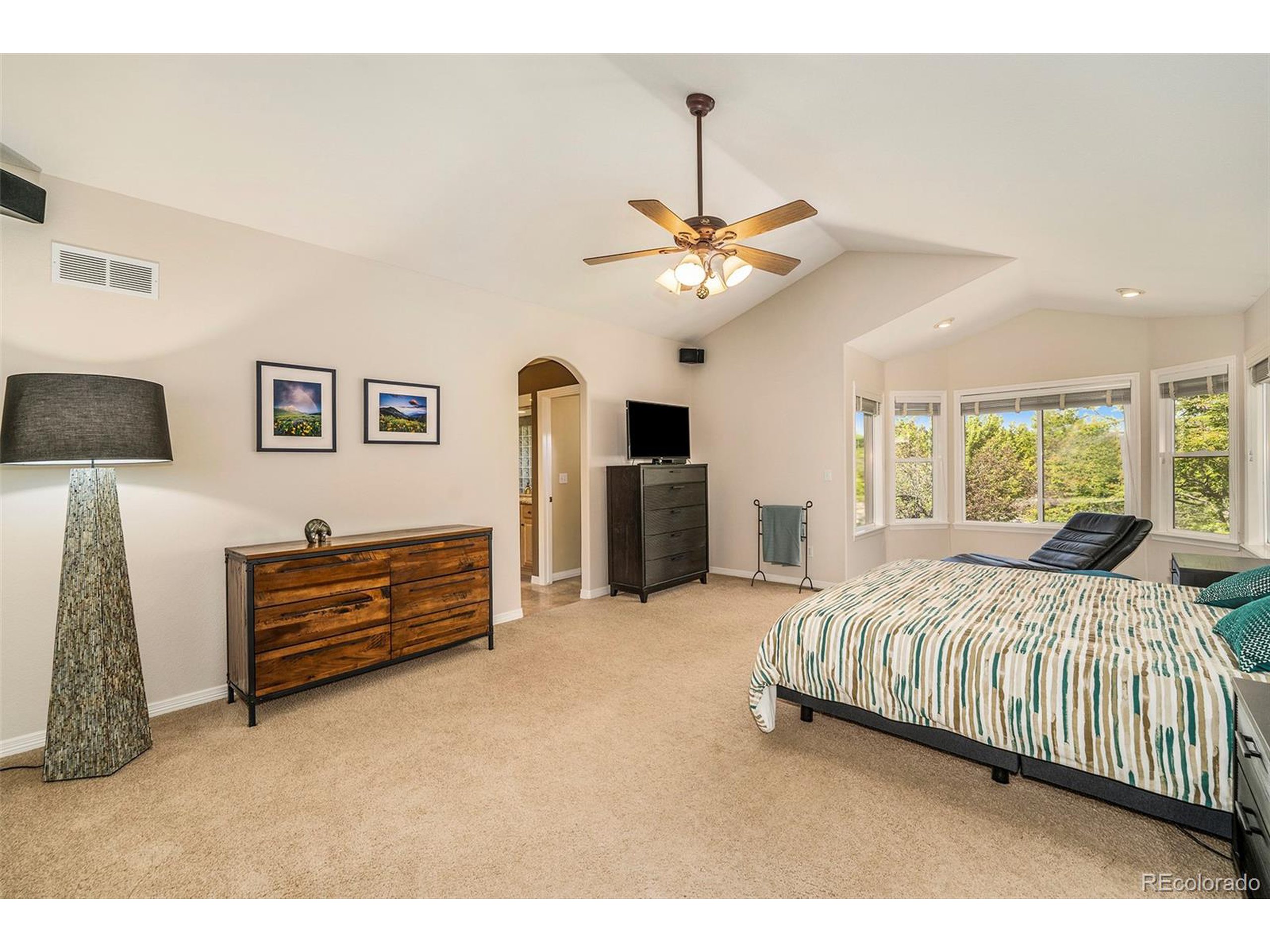 3822 Broadmoor Loop