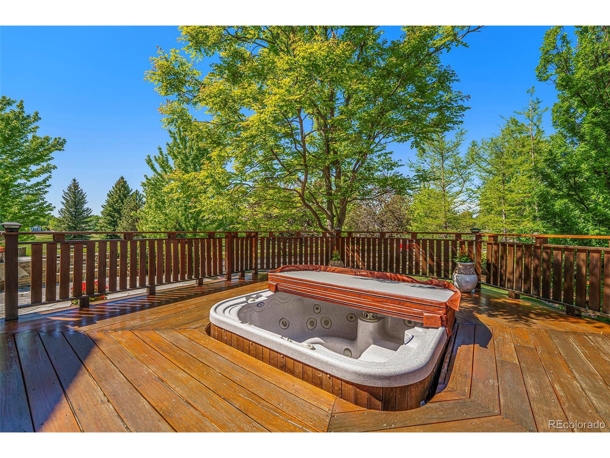 3822 Broadmoor Loop
