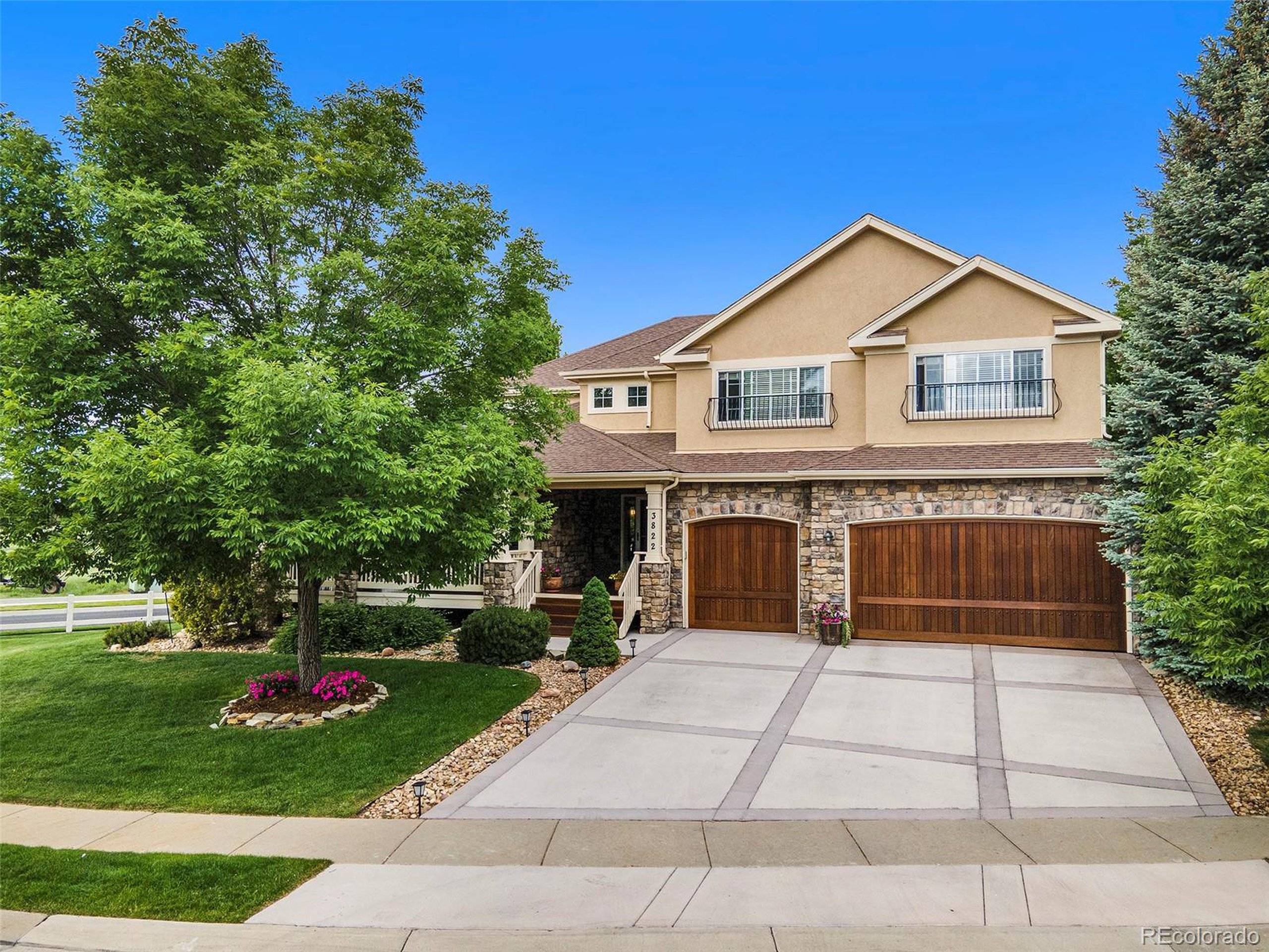 3822 Broadmoor Loop
