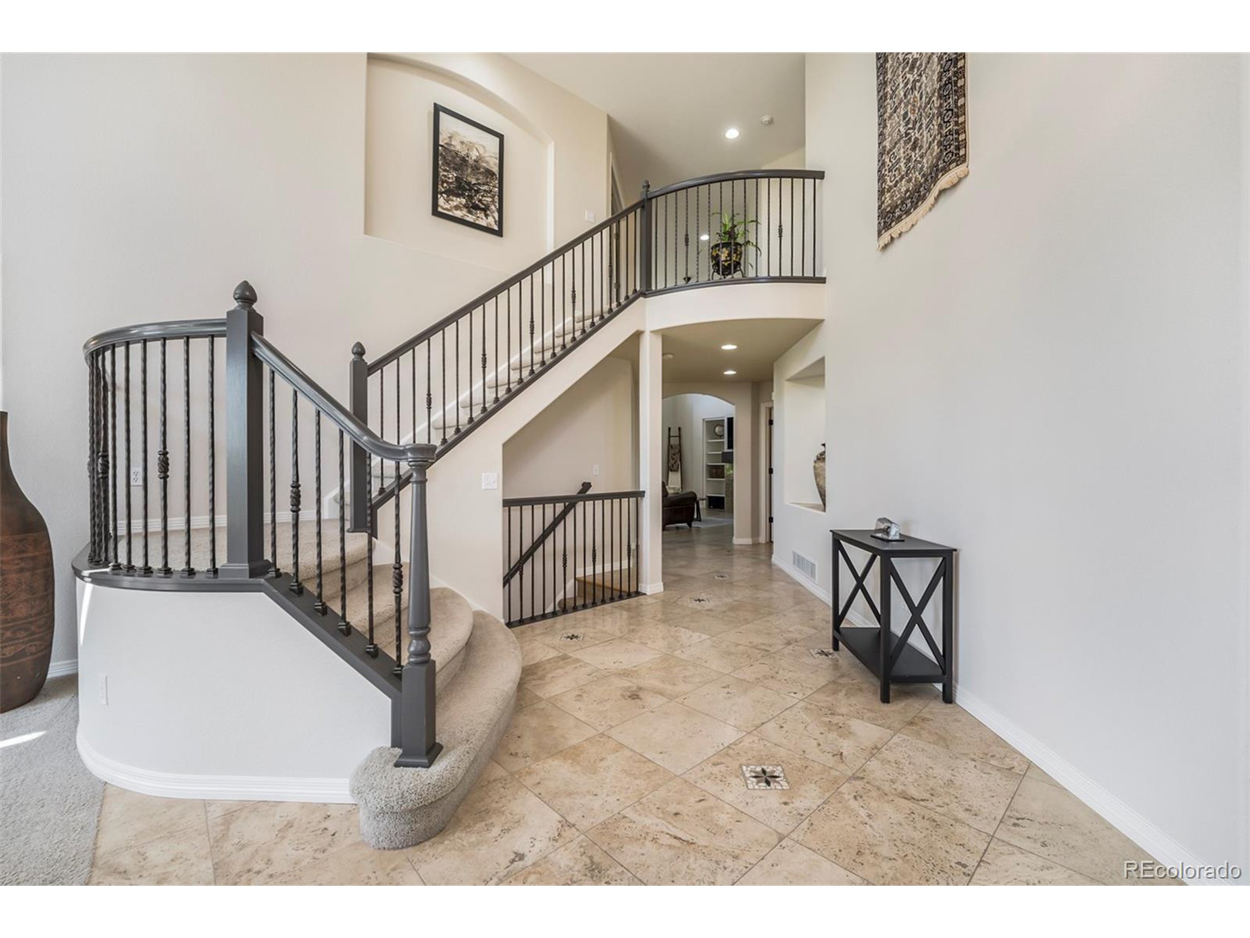 3822 Broadmoor Loop