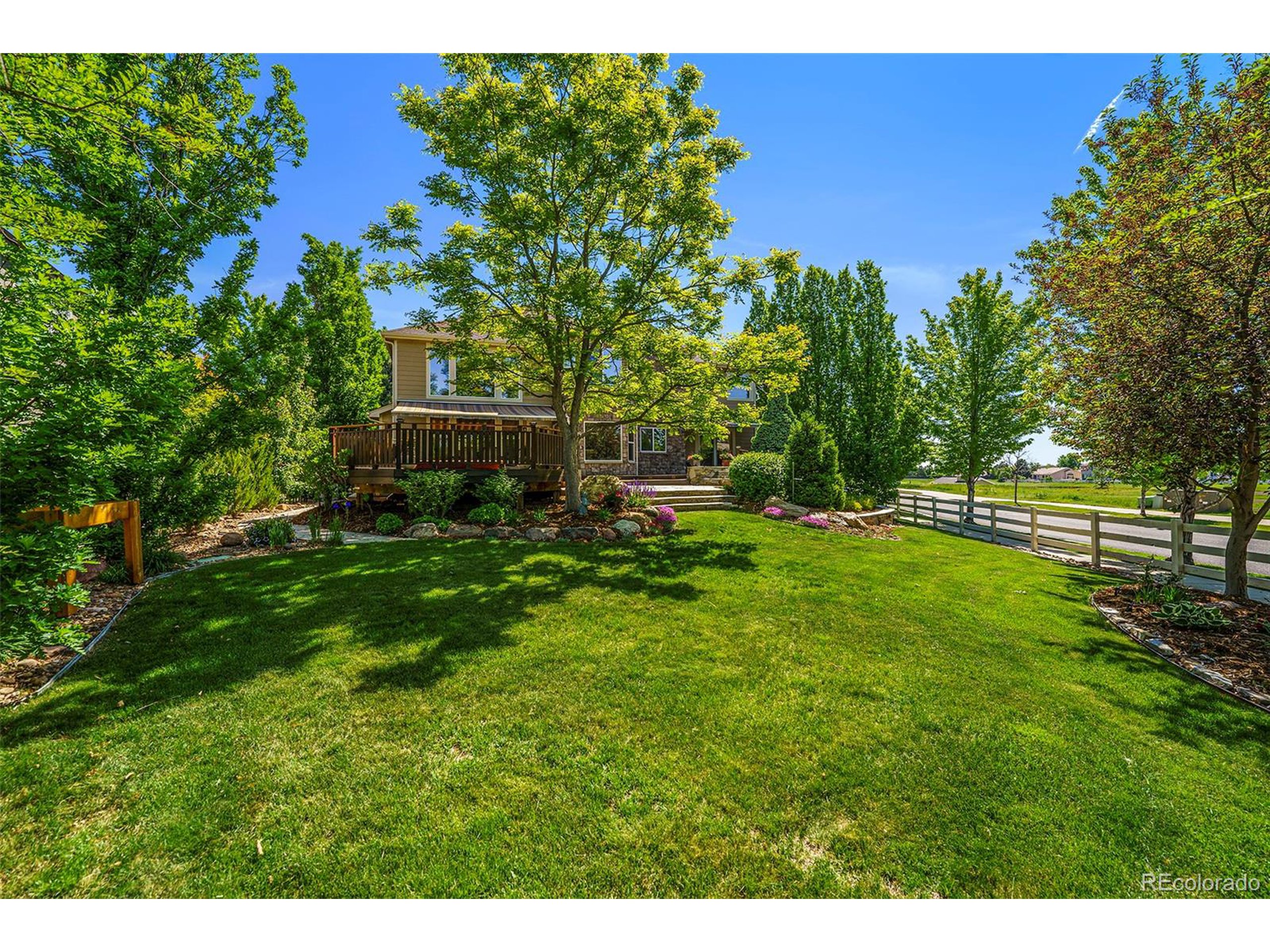3822 Broadmoor Loop