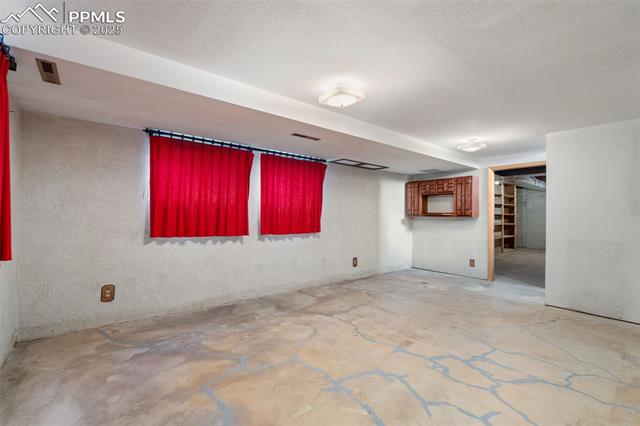 5035 Escapardo Way