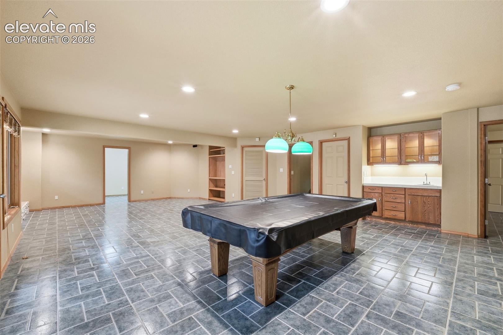 3925 Wavy Oak Drive