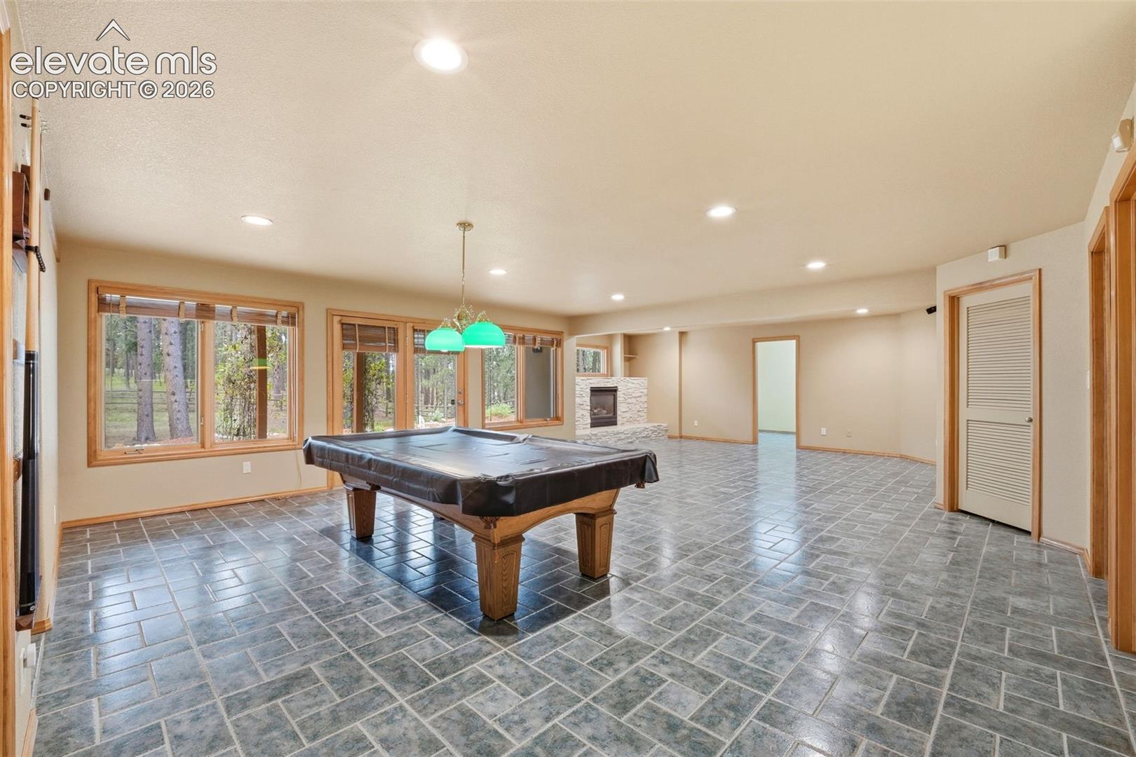 3925 Wavy Oak Drive