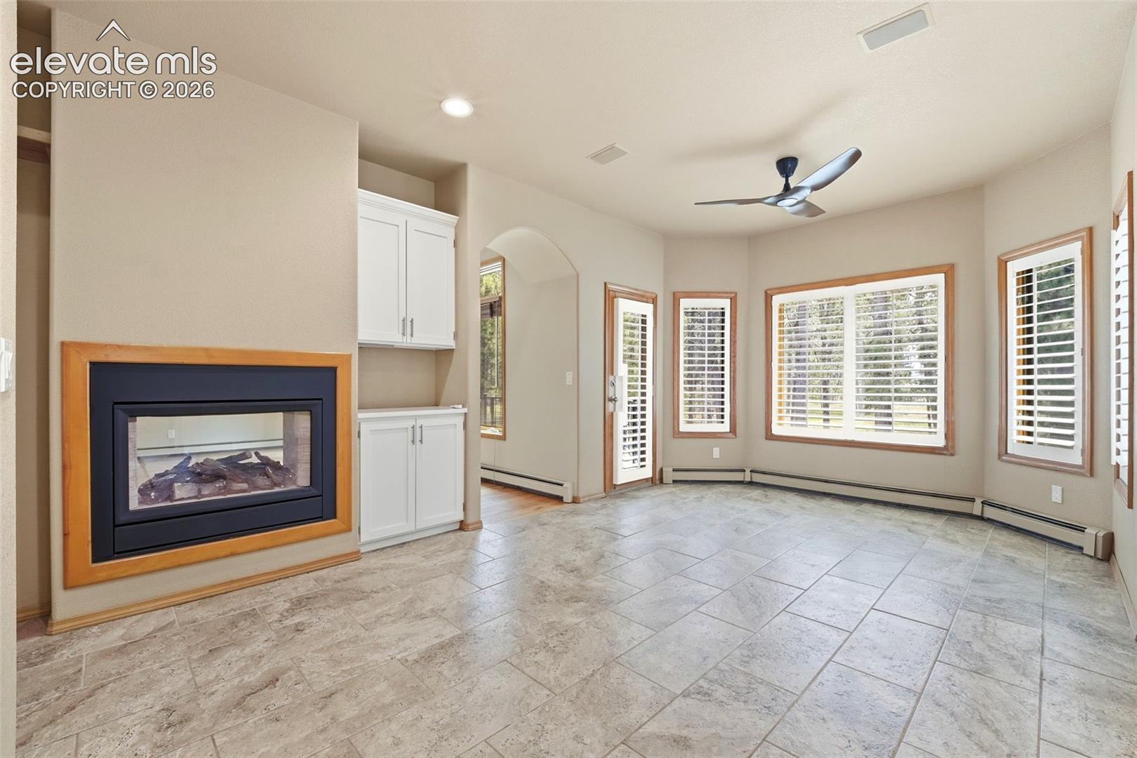 3925 Wavy Oak Drive