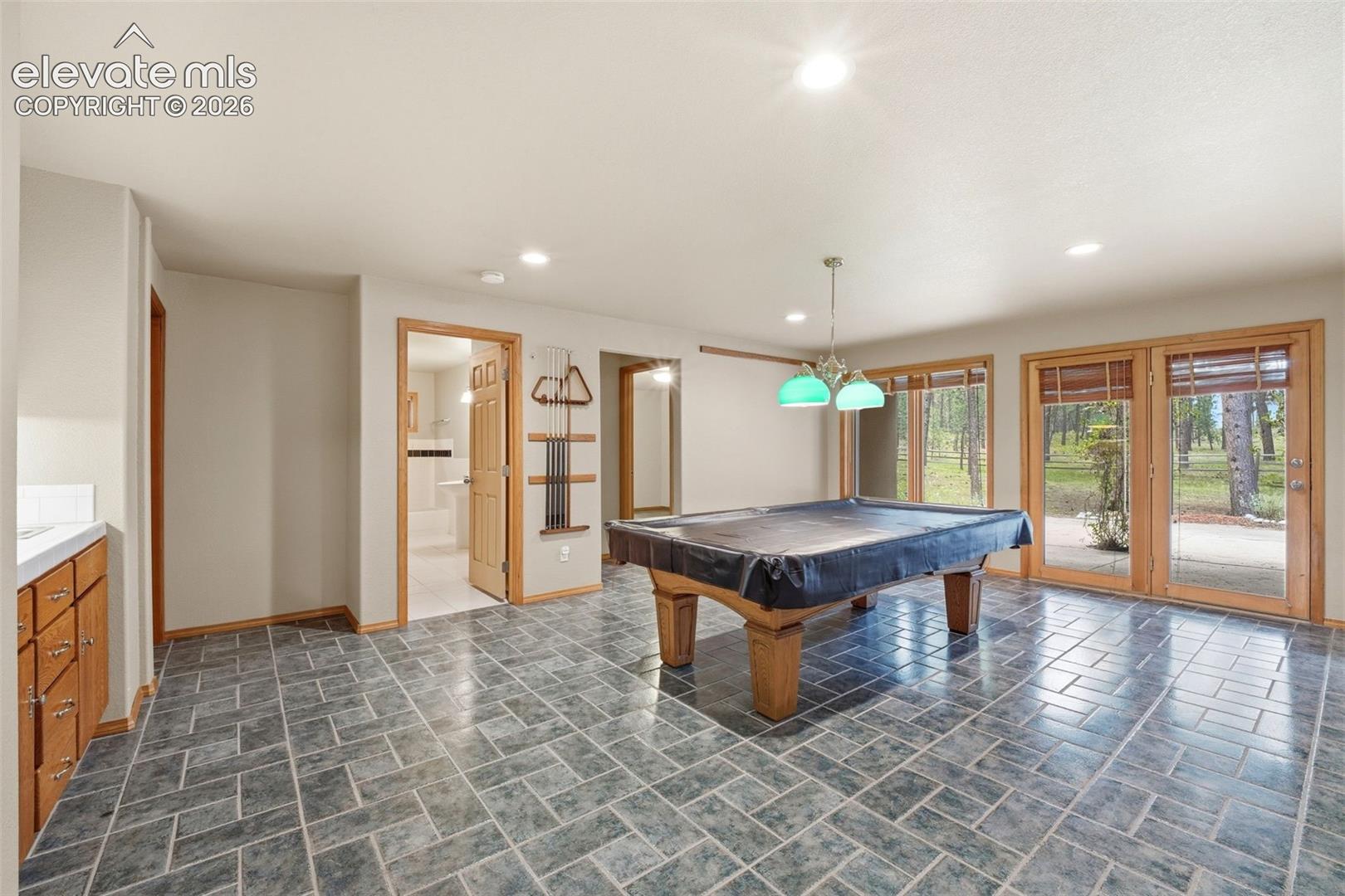 3925 Wavy Oak Drive