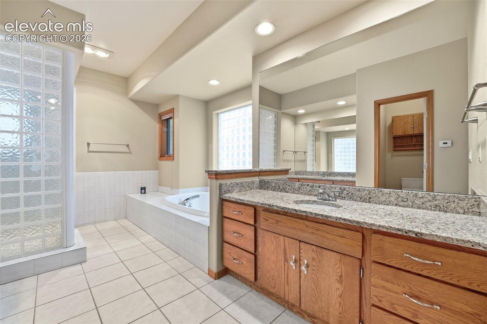 3925 Wavy Oak Drive