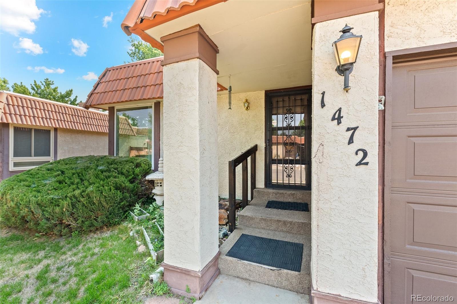 1472 S Salem Way