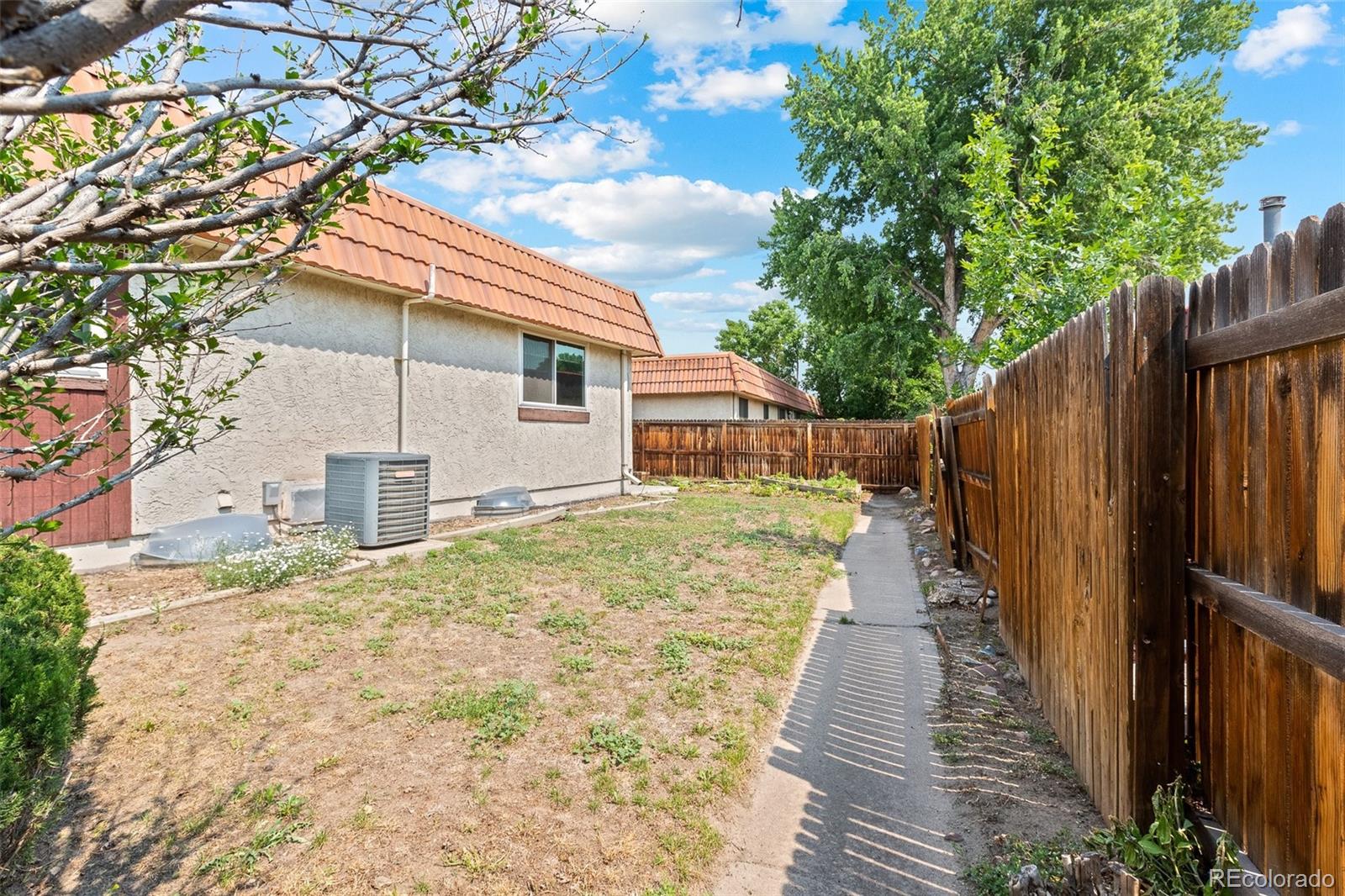 1472 S Salem Way