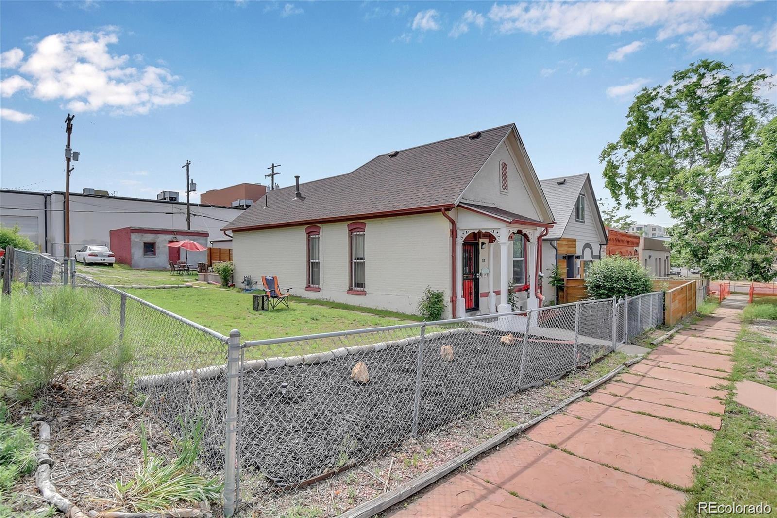 718 Mariposa Street